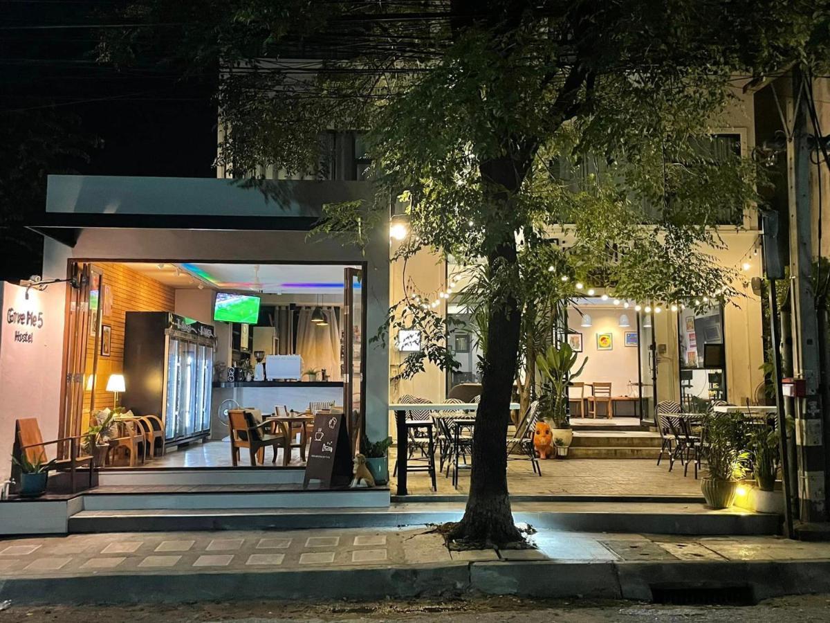 Give Me 5 Hostel Τσιάνγκ Μάι Εξωτερικό φωτογραφία